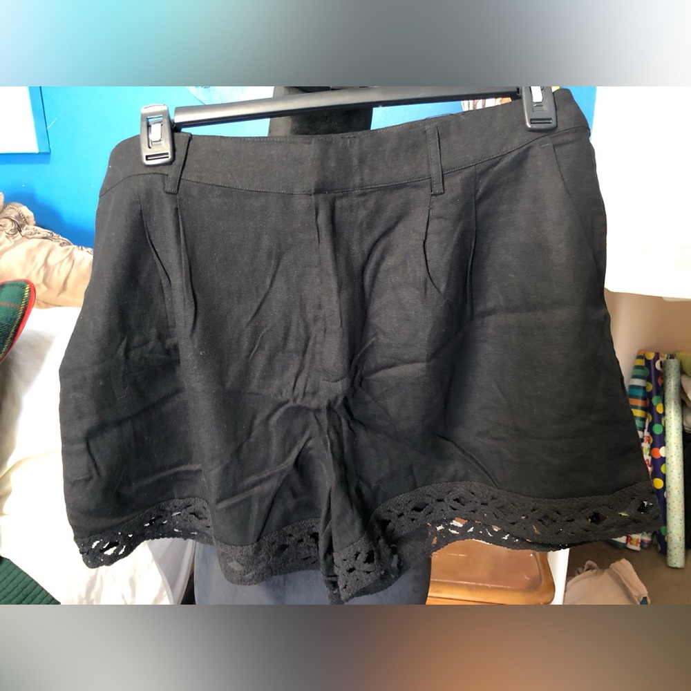 INC International Concepts Black Shorts Sz. 16